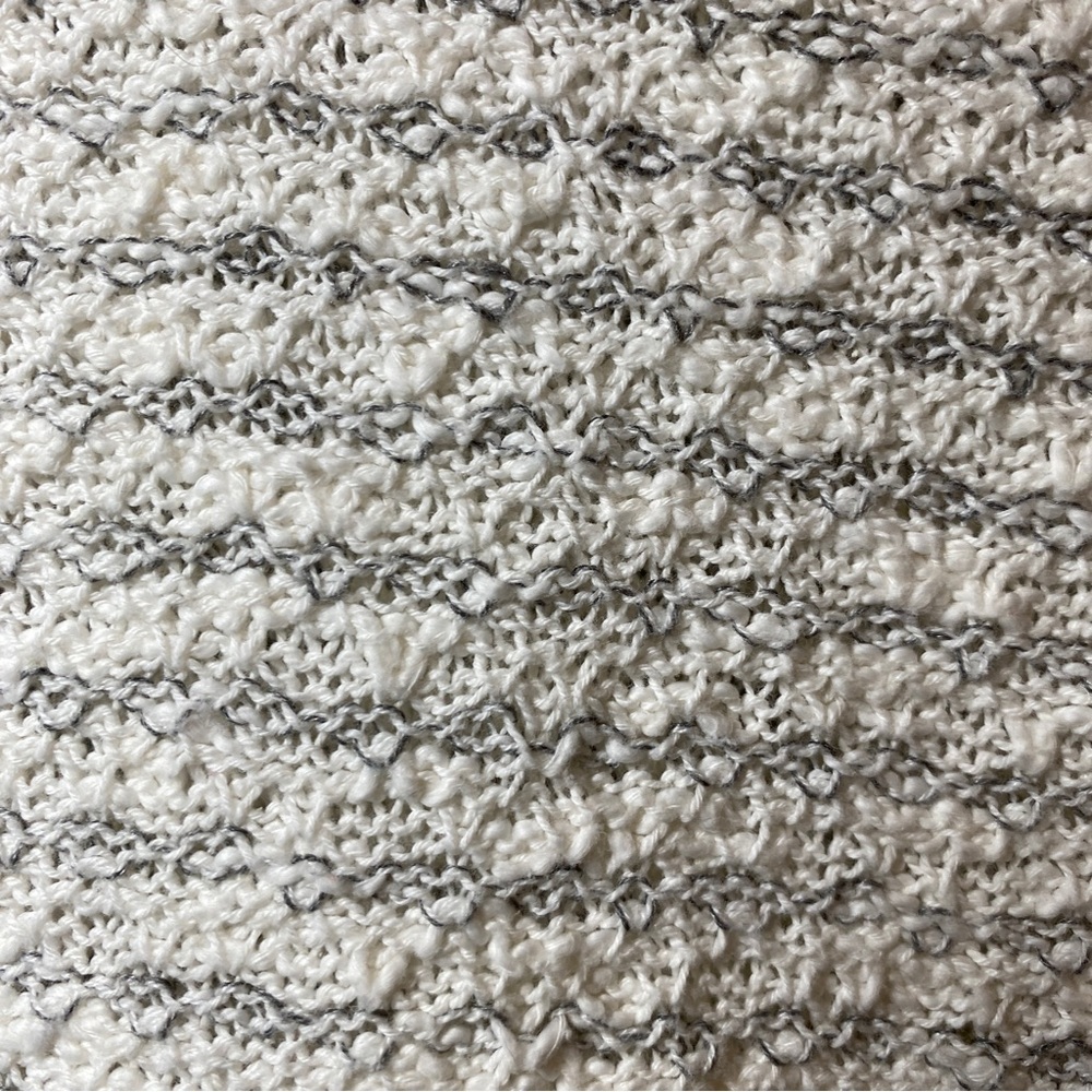Cream sweater with gray - Picture 3 of 6